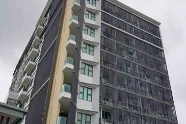 Uplands Suites Apartment (Studio) For Rent! Located at Jalan Uplands, Near Swinburne