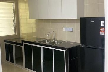  Sri Pertiwi SP Lodge For Rent , Pine Square, Batu Kawa 