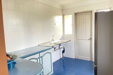 Central Court Apartment (Duplex Unit) For Rent/Sale  Located at Jalan Central 