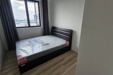 Kenny Hill Residence Apartment For Rent  Located at Kenny Hill, Opposite Swinburne