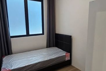 Kenny Hill Residence Apartment For Rent  Located at Kenny Hill, Opposite Swinburne