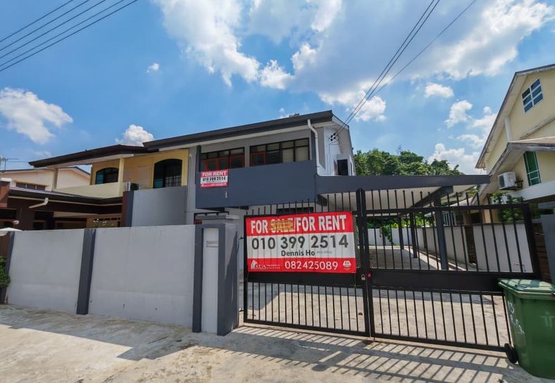 Double Storey Semi-Detached House For Rent! Located at Jalan Green, Near SGH
