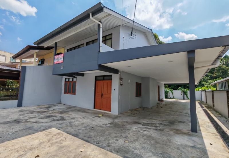 Double Storey Semi-Detached House For Rent! Located at Jalan Green, Near SGH