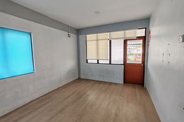 Double Storey Semi-Detached House For Rent! Located at Jalan Green, Near SGH