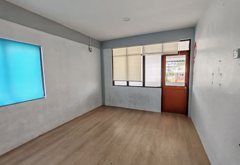 Double Storey Semi-Detached House For Rent! Located at Jalan Green, Near SGH