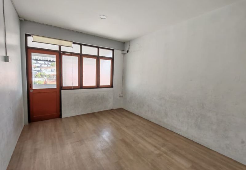 Double Storey Semi-Detached House For Rent! Located at Jalan Green, Near SGH