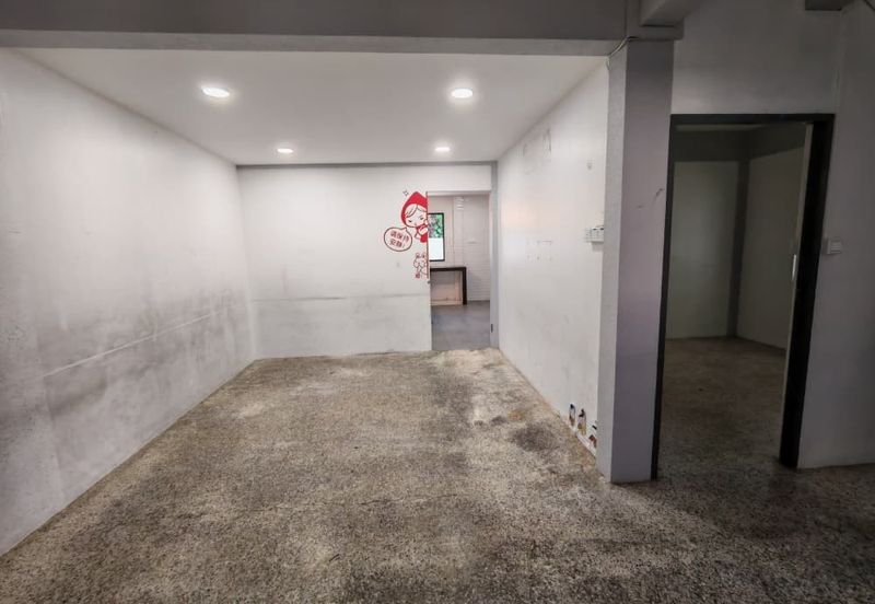 Double Storey Semi-Detached House For Rent! Located at Jalan Green, Near SGH