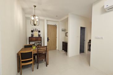 Riverine Diamond Condominium For Rent! Located at Jalan Petanak