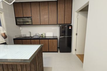 Riverine Diamond Condominium For Rent! Located at Jalan Petanak