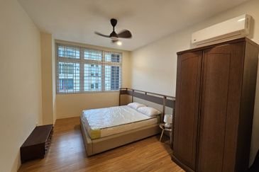 Riverine Diamond Condominium For Rent! Located at Jalan Petanak