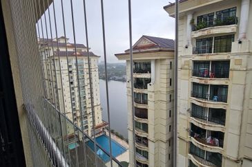 Riverine Diamond Condominium For Rent! Located at Jalan Petanak