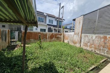 Double Storey Terrace Intermediate House For Rent! Located at Uni Central, Samarahan