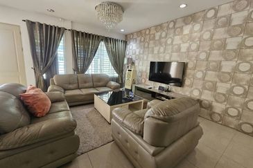 Double Storey Terrace Intermediate House For Rent! Located at Uni Central, Samarahan