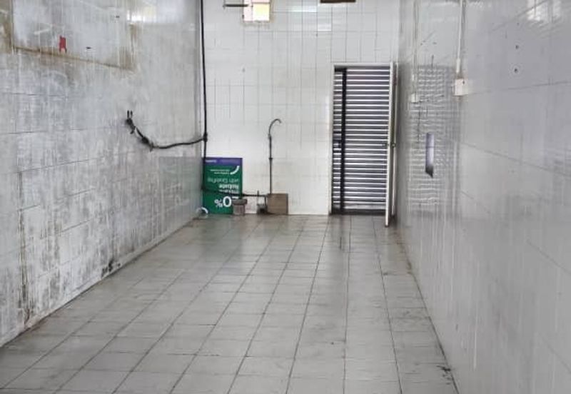 Corner Ground Floor Shoplot for Rent! Location: Pandungan