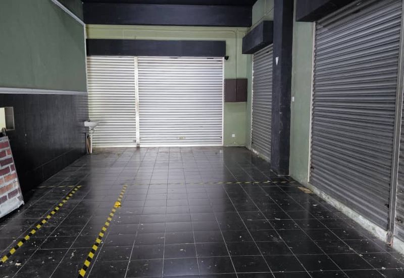 Corner Ground Floor Shoplot for Rent! Location: Pandungan