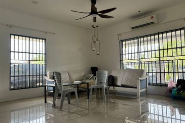 Double Storey Semi-Detached House For Rent! Located at Samariang Aman 2 - Oceania