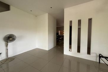 Double Storey Semi-Detached House For Rent! Located at Samariang Aman 2 - Oceania