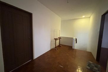 Double Storey Semi-Detached House For Rent! Located at Samariang Aman 2 - Oceania