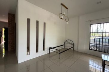 Double Storey Semi-Detached House For Rent! Located at Samariang Aman 2 - Oceania