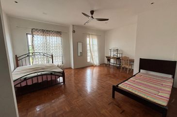 Double Storey Semi-Detached House For Rent! Located at Samariang Aman 2 - Oceania