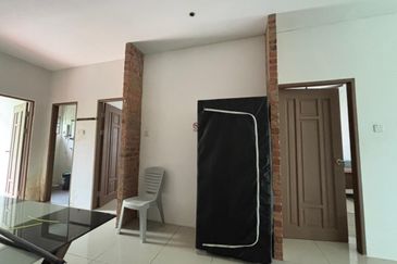 Double Storey Semi-Detached House For Rent! Located at Samariang Aman 2 - Oceania