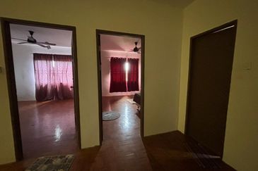 Double Storey Semi-Detached House For Rent! Located at Samariang Aman 2 - Oceania