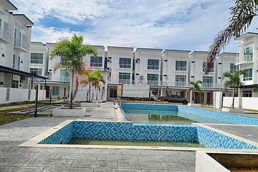 MARQ Suites Upper Unit Townhouse For Rent