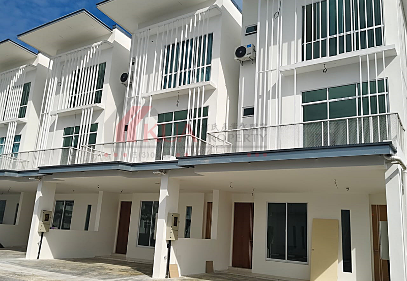 MARQ Suites Upper Unit Townhouse For Rent