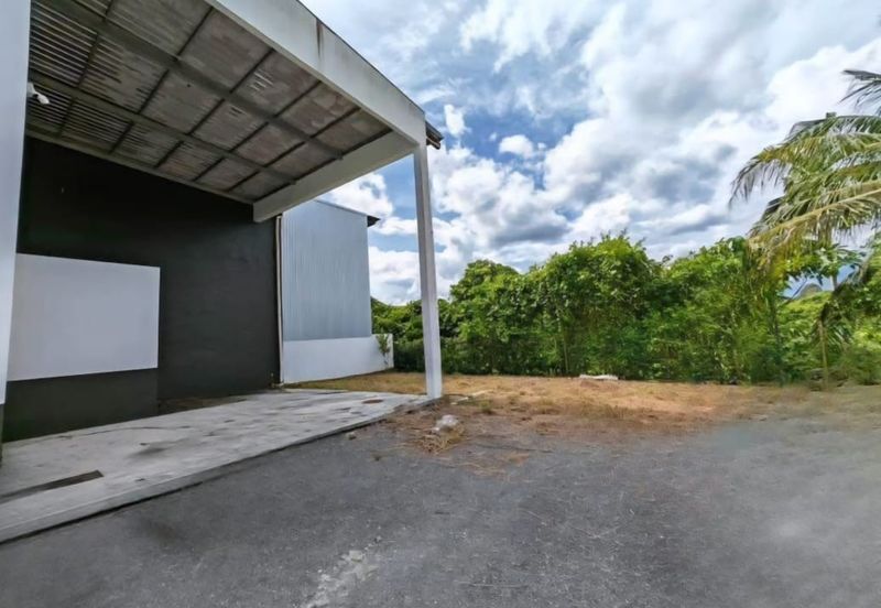 Double Storey Semi Detached Industrial Warehouse for SALE Location : Kampung Tematu, Batu Kitang Road