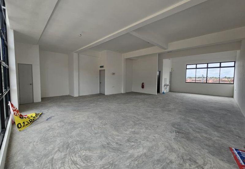 First Floor Intermediate Shoplot For Rent! Located at Matang Parade, Facing Main Road