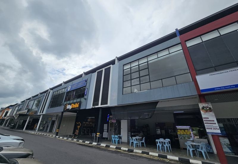 First Floor Intermediate Shoplot For Rent! Located at Matang Parade, Facing Main Road