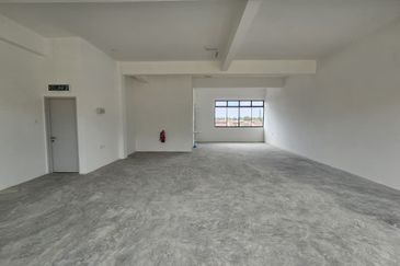 First Floor Intermediate Shoplot For Rent! Located at Matang Parade, Facing Main Road