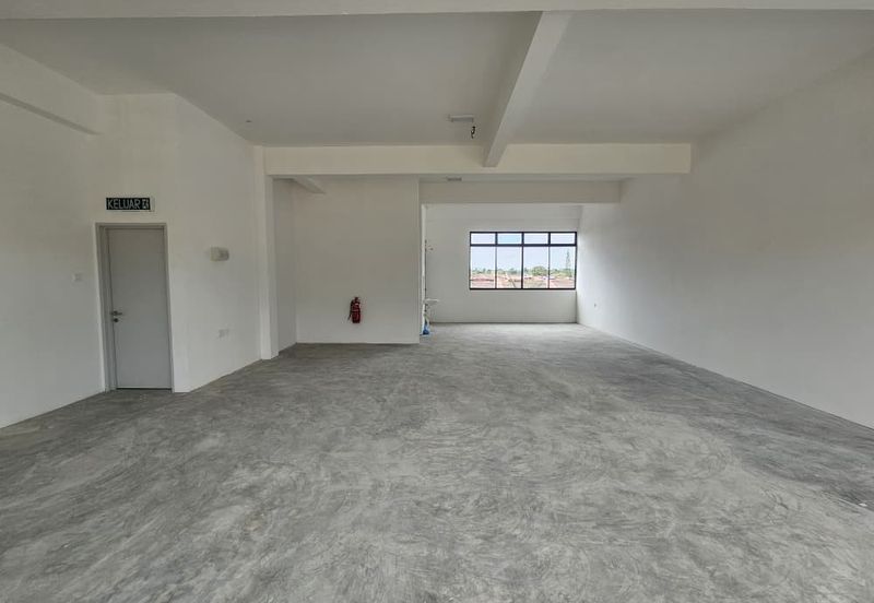 First Floor Intermediate Shoplot For Rent! Located at Matang Parade, Facing Main Road