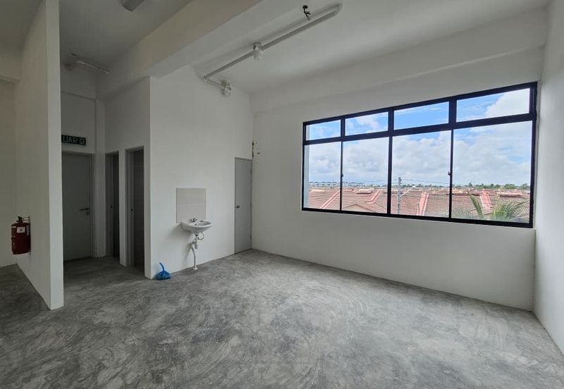 First Floor Intermediate Shoplot For Rent! Located at Matang Parade, Facing Main Road