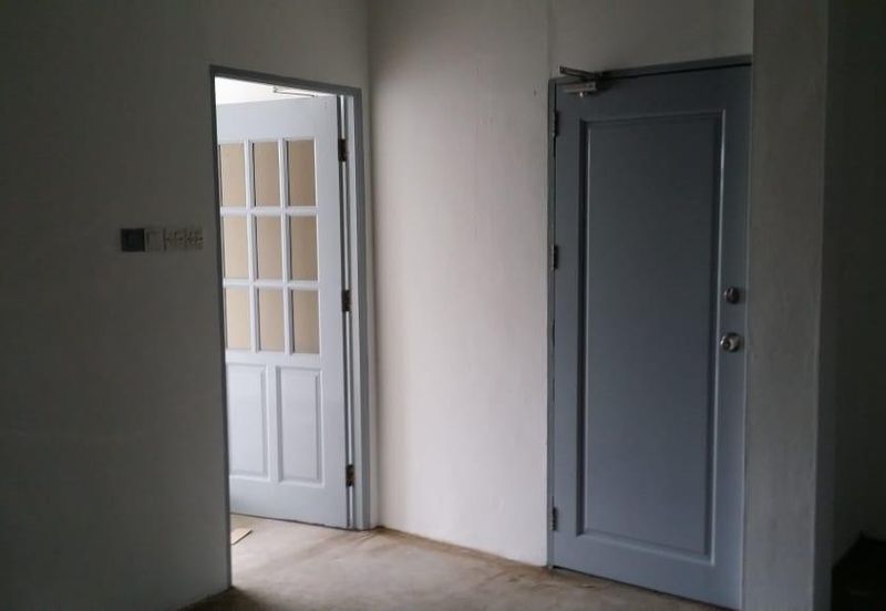 3rd Floor Intermediate Shoplot For Rent Located at Kenny Hill