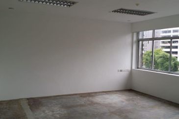 3rd Floor Intermediate Shoplot For Rent Located at Kenny Hill