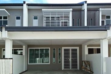 Uni-Central Double Storey House For Rent @ Kota Samarahan, Kuching (Opposite Unimas)