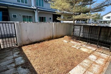 Uni-Central Double Storey House For Rent @ Kota Samarahan, Kuching (Opposite Unimas)