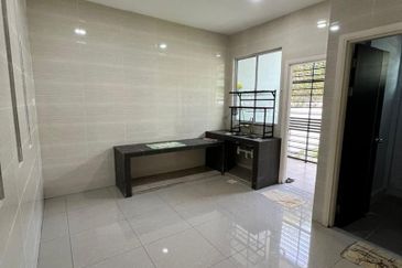 Uni-Central Double Storey House For Rent @ Kota Samarahan, Kuching (Opposite Unimas)