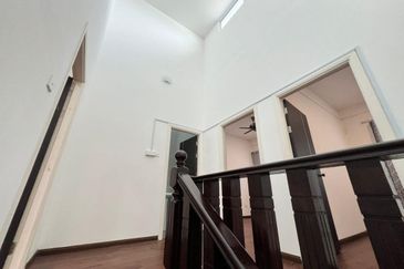 Uni-Central Double Storey House For Rent @ Kota Samarahan, Kuching (Opposite Unimas)