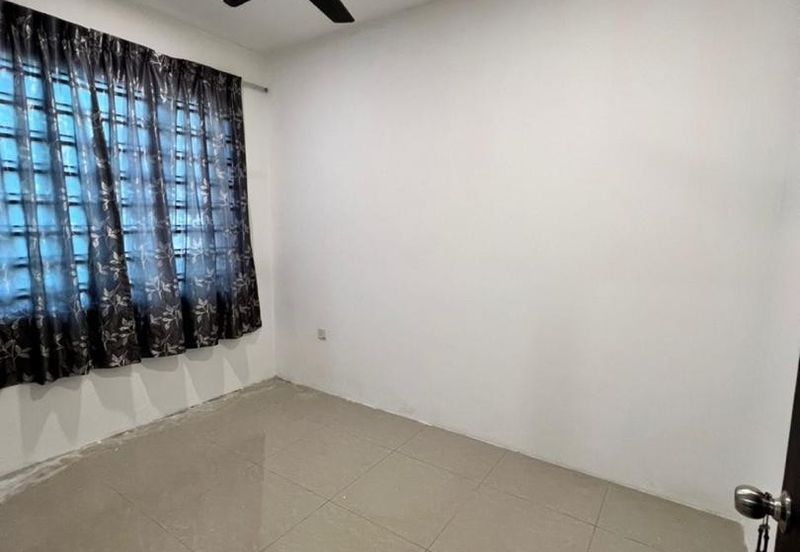Uni-Central Double Storey House For Rent @ Kota Samarahan, Kuching (Opposite Unimas)