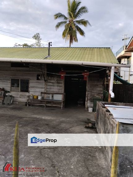 Land with Wooden House For Rent! Located at Nanas Road, Near UNACO, Sarawak, Kuching
