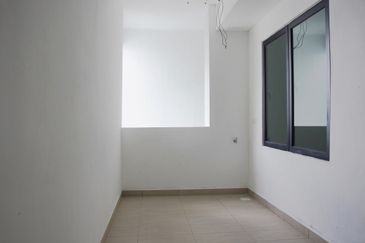 P Residence Apartment For Sale at Batu Kawa