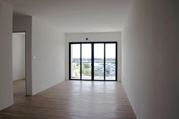 P Residence Apartment For Sale at Batu Kawa