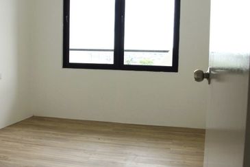 P Residence Apartment For Sale at Batu Kawa