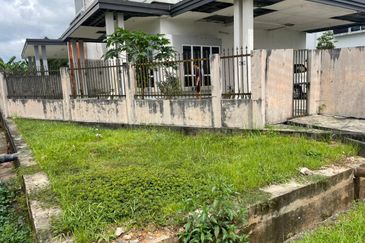 Batu Kawa Lorong Chungnion Double Storey Semi D House For Sale!