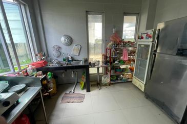 Batu Kawa Lorong Chungnion Double Storey Semi D House For Sale!