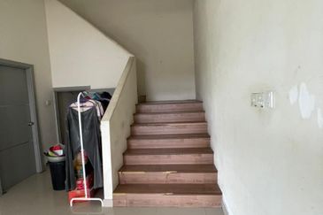 Batu Kawa Lorong Chungnion Double Storey Semi D House For Sale!