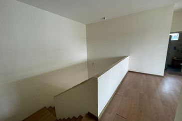 Batu Kawa Lorong Chungnion Double Storey Semi D House For Sale!