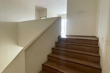 Batu Kawa Lorong Chungnion Double Storey Semi D House For Sale!